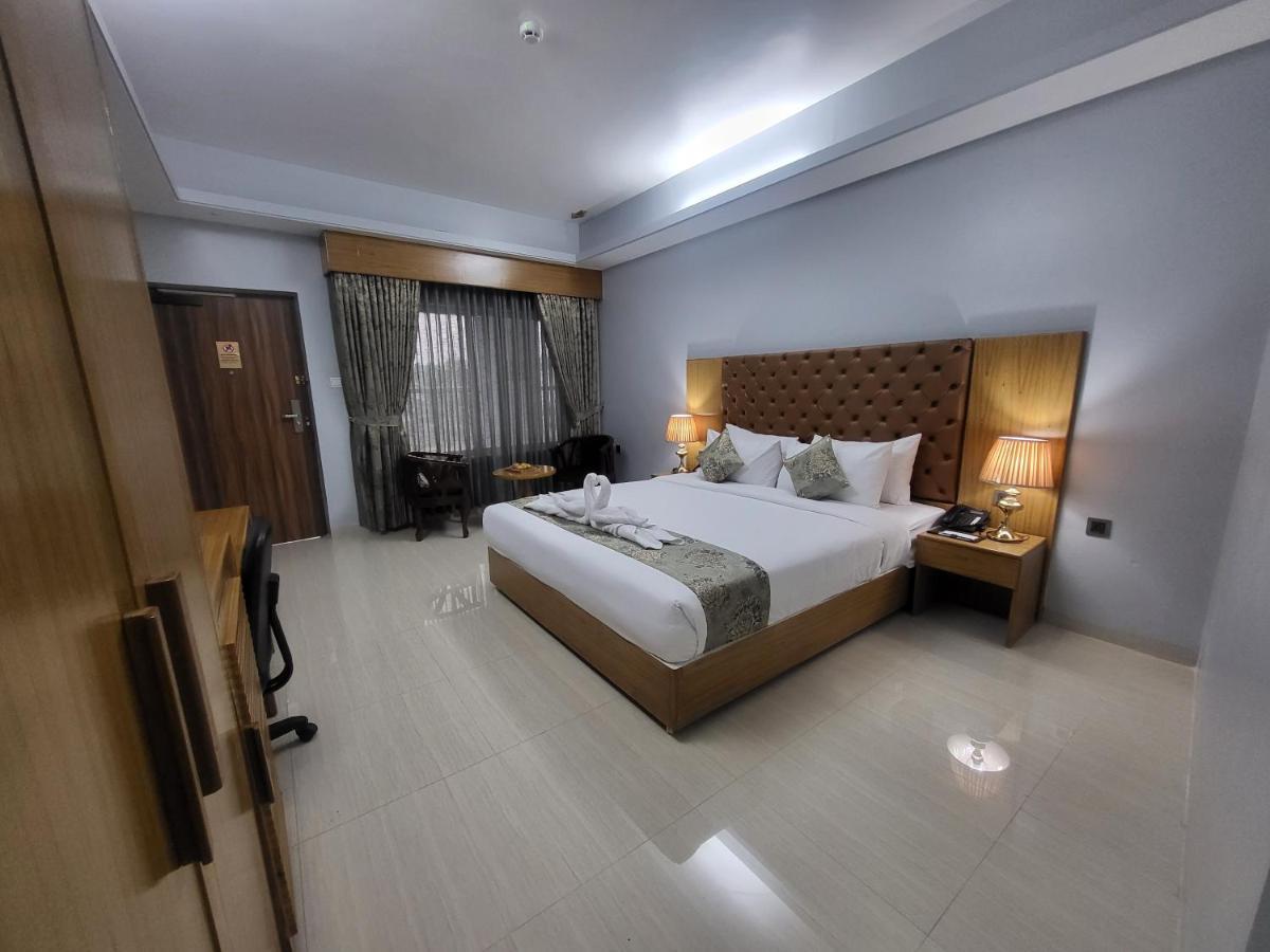 Momo Inn Bogra ภายนอก รูปภาพ