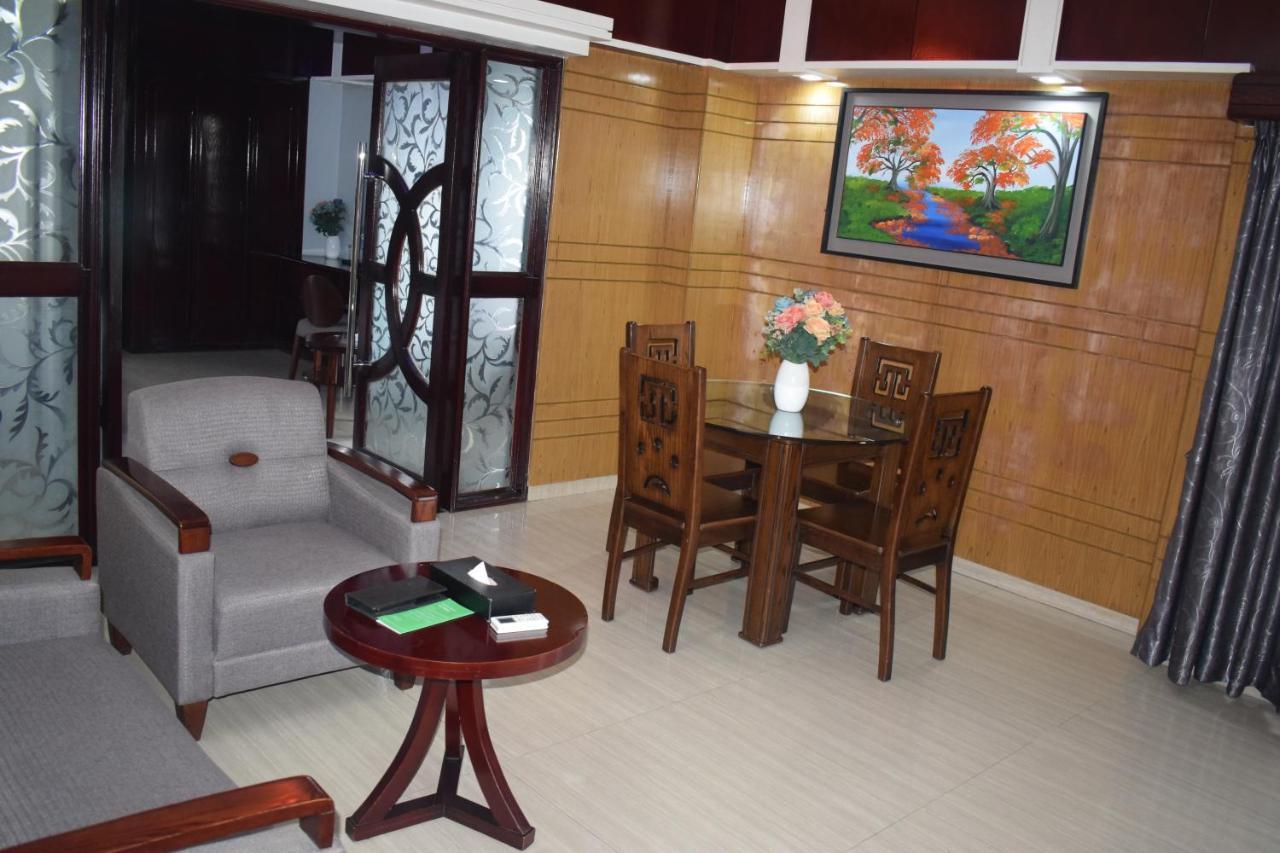Momo Inn Bogra ภายนอก รูปภาพ